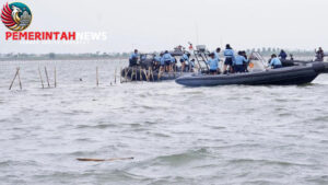 KKP Kembali Bongkar Aktivitas Pemagaran Laut Bagian dari Pagar 30 Km
