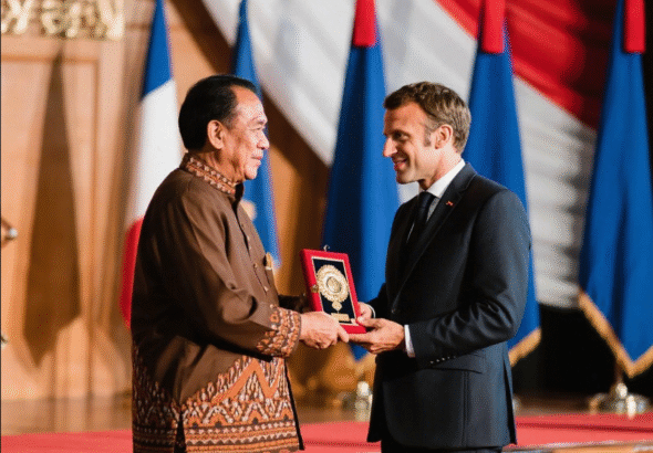 Prabowo Dianugerahi Tanda Kehormatan oleh Prancis, Macron Hadir Langsung di Akmil Magelang
