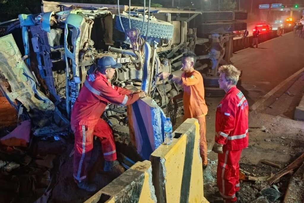 Kecelakaan Truk di Tol Karawang Tamparan Keras untuk Pemerintah 