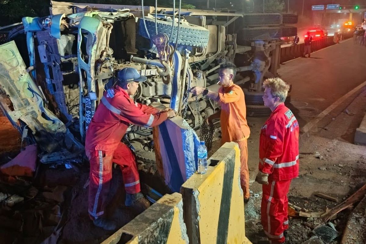Kecelakaan Truk di Tol Karawang Tamparan Keras untuk Pemerintah 
