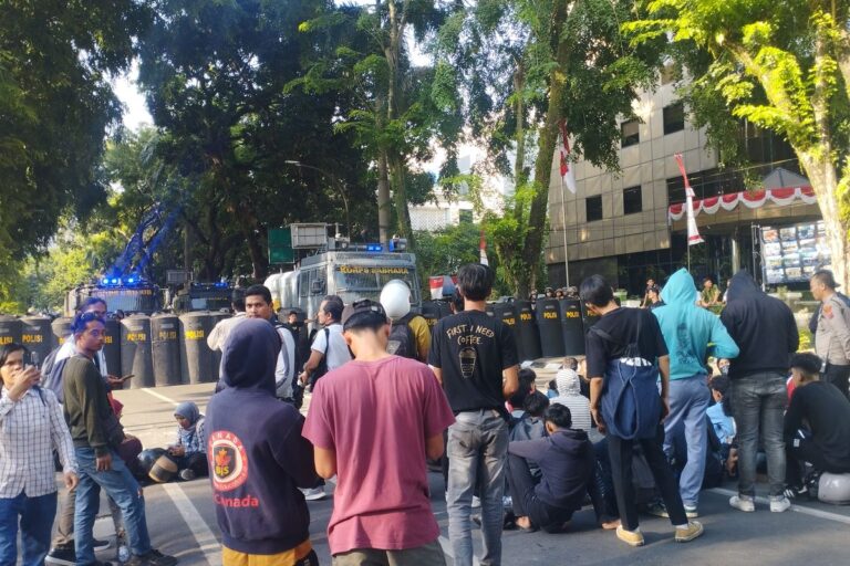 Buruh Sumut Demo DPRD Sebut Kebijakan Pemerintah Cekik Rakyat